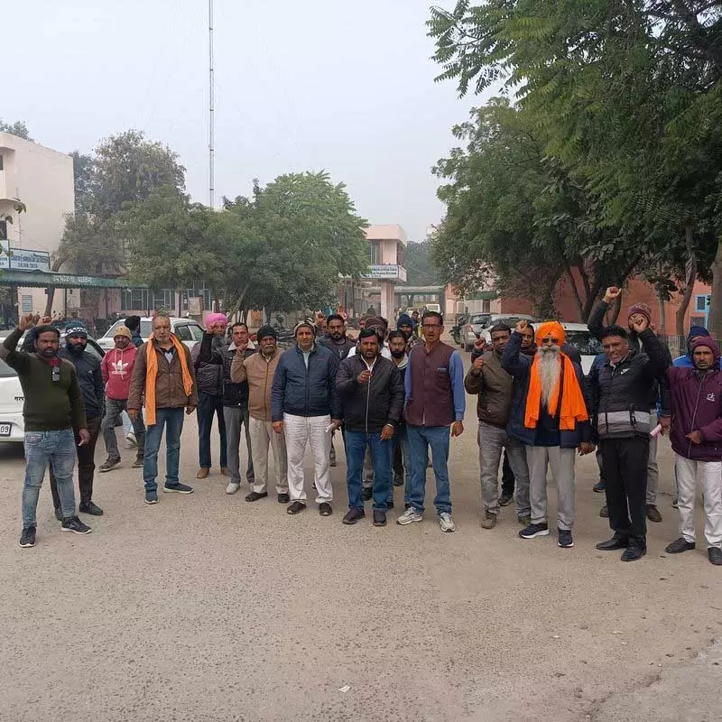 Haryana के बिजली कर्मचारियों ने ऑनलाइन स्थानांतरण नीति और निजीकरण योजना Haryana के बिजली कर्मचारियों ने ऑनलाइन स्थानांतरण नीति और निजीकरण योजना