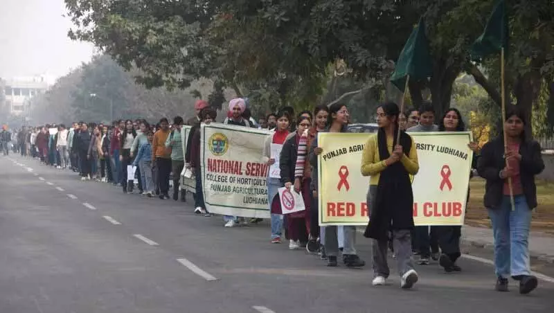 PAU रेड रिबन क्लब ने नशीली दवाओं के दुरुपयोग से निपटने के लिए रैली का आयोजन किया