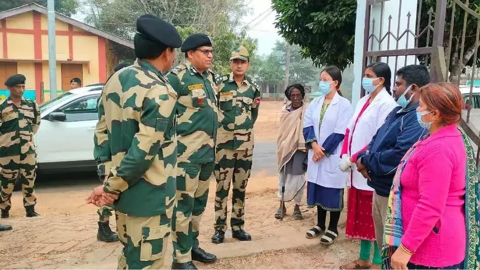 Tripura बीएसएफ आईजी ने राजनगर में चिकित्सा शिविर का दौरा