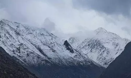 ऊंचाई वाले इलाकों में हल्की बर्फबारी, मैदानी इलाकों में बारिश