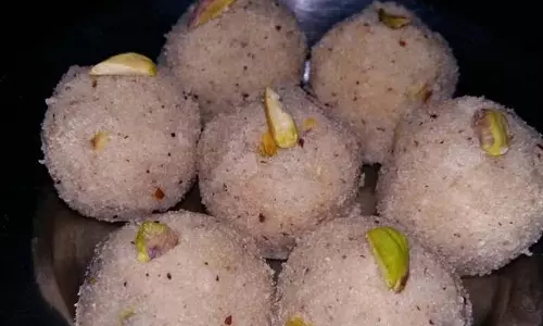 Recipe:  सूजी-नारियल लड्डू