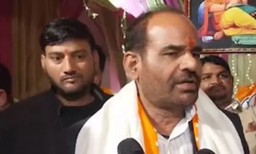 सफाई कर्मचारी संघ ने किया रमेश बिधूड़ी का समर्थन, केजरीवाल पर वादाखिलाफी का आरोप सफाई कर्मचारी संघ ने किया रमेश बिधूड़ी का समर्थन, केजरीवाल पर वादाखिलाफी का आरोप