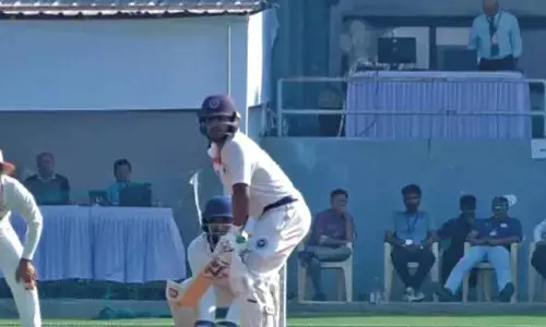 जम्मू-कश्मीर के स्पिनरों का दबदबा, खजूरिया ने बल्ले और गेंद से कमाल दिखाया जम्मू-कश्मीर के स्पिनरों का दबदबा, खजूरिया ने बल्ले और गेंद से कमाल दिखाया