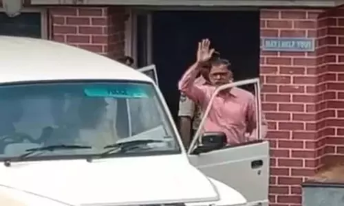 Telangana: पूर्व डीसीपी ने फोन मामले में एफआईआर रद्द करने के लिए याचिका दायर की