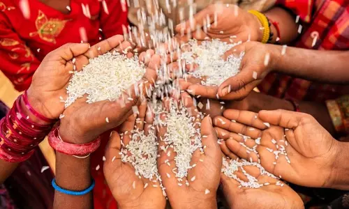 Shaniwar को  करें इन चीजों का दान, हर काम में होगी तरक्की