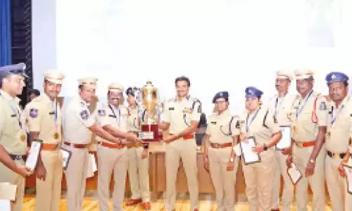 Telangana: हैदराबाद पुलिस ने उत्कृष्ट पुलिसकर्मियों को सम्मानित किया