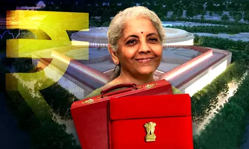 New Delhi: निर्मला सीतारमण कुछ देर में संसद में आठवीं बार पेश करेंगी केंद्रीय बजट