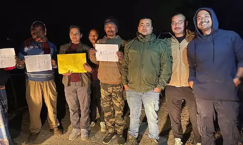 Assam : दक्षिण सलमारा में बड़ी ड्रग बरामद, हेरोइन और याबा टैबलेट जब्त Assam : दक्षिण सलमारा में बड़ी ड्रग बरामद, हेरोइन और याबा टैबलेट जब्त