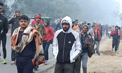 Farrukhabad: अग्निवीर भर्ती में 842 युवाओं ने लगायी दौड़, 376 हुए पास Farrukhabad: अग्निवीर भर्ती में 842 युवाओं ने लगायी दौड़, 376 हुए पास