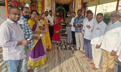 महाकुंभ का गंगा जल Adilabad में वितरित किया गया