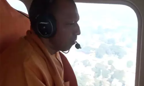योगी आदित्यनाथ ने UP में महाकुंभ क्षेत्र का हवाई सर्वेक्षण किया