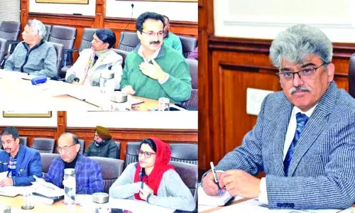 मुख्य सचिव ने FCS & CA, मेट्रोलॉजी विभागों के कामकाज की समीक्षा की मुख्य सचिव ने FCS & CA, मेट्रोलॉजी विभागों के कामकाज की समीक्षा की