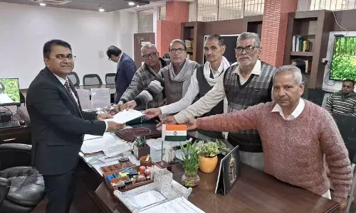 Haryana : किसानों ने फसल क्षति मुआवजा मांगा