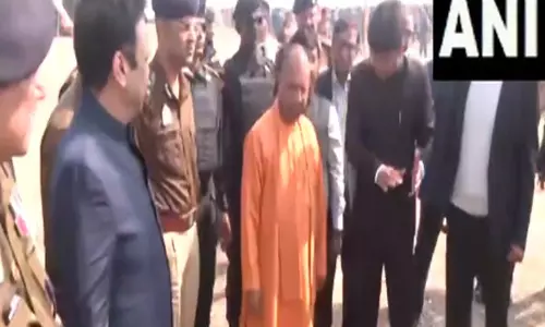 CM Yogi ने महाकुंभ भगदड़ स्थल का दौरा किया
