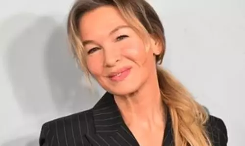 Renee Zellweger ने खुलासा किया कि वह 41 साल की उम्र तक एक सूटकेस में रहती थीं Renee Zellweger ने खुलासा किया कि वह 41 साल की उम्र तक एक सूटकेस में रहती थीं