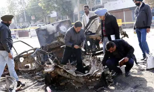 Punjab: आठ साल बाद भी मौड़ विस्फोट पीड़ितों के परिजनों को न्याय का इंतजार Punjab: आठ साल बाद भी मौड़ विस्फोट पीड़ितों के परिजनों को न्याय का इंतजार