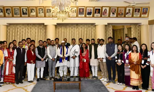 Jaipur: राज्यपाल से नॉर्थ ईस्ट के विद्यार्थी प्रतिनिधिमंडल ने मुलाकात की