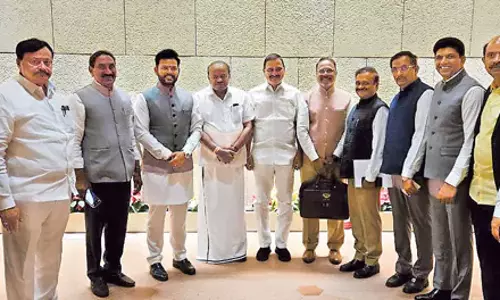 Andhra: गठबंधन सांसदों ने केंद्रीय मंत्री कुमारस्वामी का आभार जताया Andhra: गठबंधन सांसदों ने केंद्रीय मंत्री कुमारस्वामी का आभार जताया