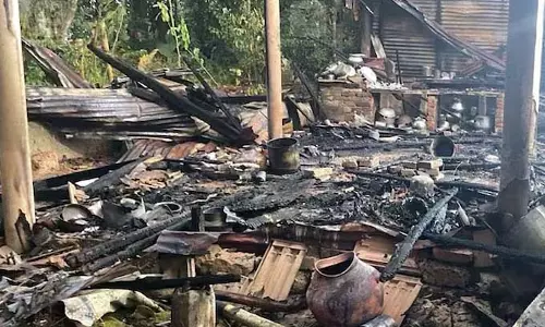 Alappuzha में घर में आग लगने से बुजुर्ग दंपत्ति की मौत
