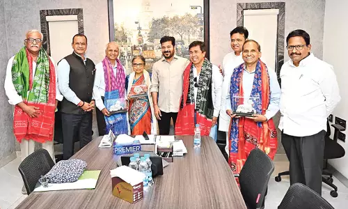 Telangana: देशपांडे फाउंडेशन ने मुख्यमंत्री रेवंत रेड्डी के सुझावों पर सहमति जताई Telangana: देशपांडे फाउंडेशन ने मुख्यमंत्री रेवंत रेड्डी के सुझावों पर सहमति जताई