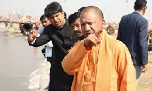 Prayagraj: मुख्यमंत्री योगी ने संगम नोज का स्थलीय निरीक्षण किया
