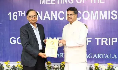 Tripura के मुख्यमंत्री ने वित्त आयोग से राज्य के लिए धन आवंटन बढ़ाने का आग्रह Tripura के मुख्यमंत्री ने वित्त आयोग से राज्य के लिए धन आवंटन बढ़ाने का आग्रह