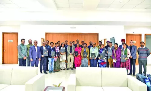 IIM जम्मू में नर्चरिंग फ्यूचर लीडरशिप प्रोग्राम का पांचवां बैच समाप्त IIM जम्मू में नर्चरिंग फ्यूचर लीडरशिप प्रोग्राम का पांचवां बैच समाप्त