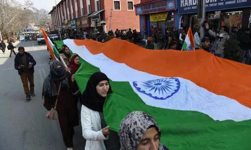 ABVP ने श्रीनगर में तिरंगा रैली निकाली
