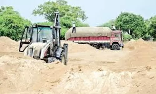Chandil : ईचागढ़ में 43 हजार सीएफटी अवैध बालू जब्त