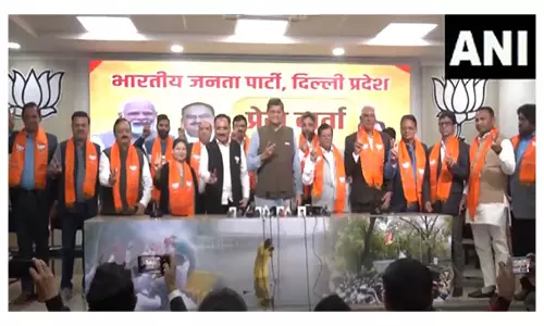 दिल्ली विधानसभा चुनाव से कुछ दिन पहले आप के आठ विधायक BJP में शामिल दिल्ली विधानसभा चुनाव से कुछ दिन पहले आप के आठ विधायक BJP में शामिल