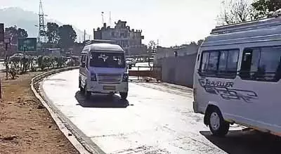 श्रीनगर-जम्मू राष्ट्रीय राजमार्ग दोतरफा यातायात के लिए खुला श्रीनगर-जम्मू राष्ट्रीय राजमार्ग दोतरफा यातायात के लिए खुला