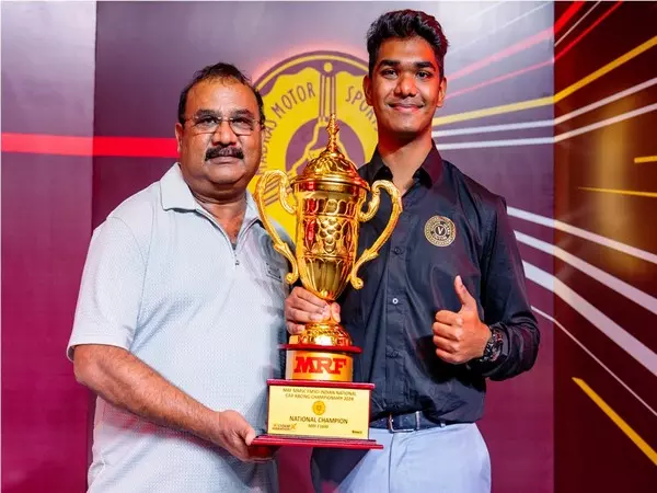 Abhay Mohan अपने पहले फॉर्मूला रेसिंग सीजन में राष्ट्रीय ट्रॉफी पाकर खुश हैं Abhay Mohan अपने पहले फॉर्मूला रेसिंग सीजन में राष्ट्रीय ट्रॉफी पाकर खुश हैं