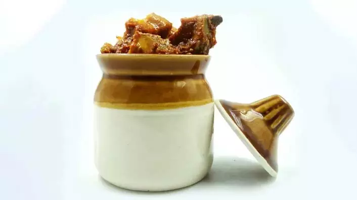Mix Veg Pickle: इस सर्दी में बनाएं कुछ खास, खट्टा-मीठा मिक्स वेज अचार Mix Veg Pickle: इस सर्दी में बनाएं कुछ खास, खट्टा-मीठा मिक्स वेज अचार