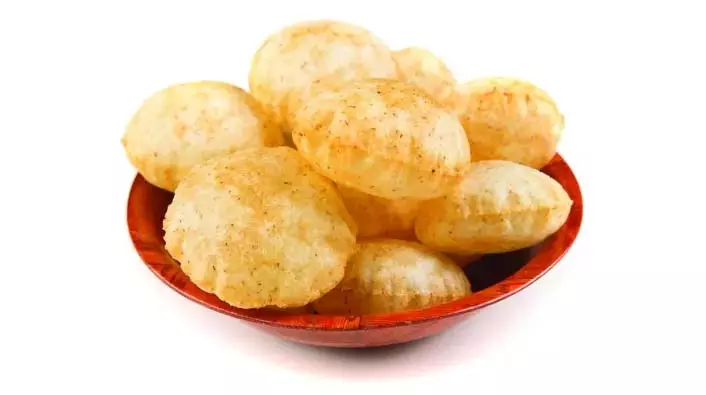 Crispy Aalu Suji Puri Recipe: सिर्फ एक कप सूजी, उबले आलू और आटे से बनाएं फूली हुई पूरियां Crispy Aalu Suji Puri Recipe: सिर्फ एक कप सूजी, उबले आलू और आटे से बनाएं फूली हुई पूरियां