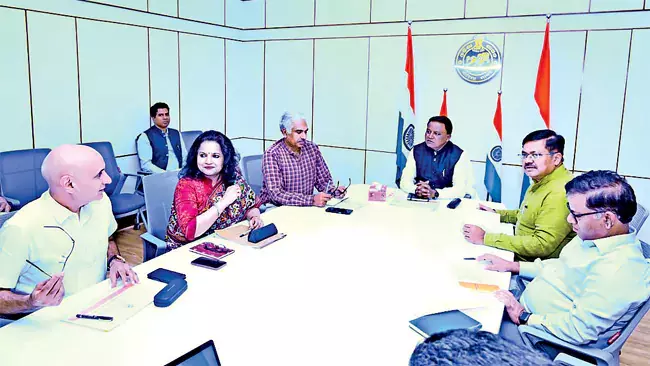 Odisha CM की अध्यक्षता में लोक सेवा भवन में लोक निर्माण विभाग की समीक्षा बैठक हुई Odisha CM की अध्यक्षता में लोक सेवा भवन में लोक निर्माण विभाग की समीक्षा बैठक हुई