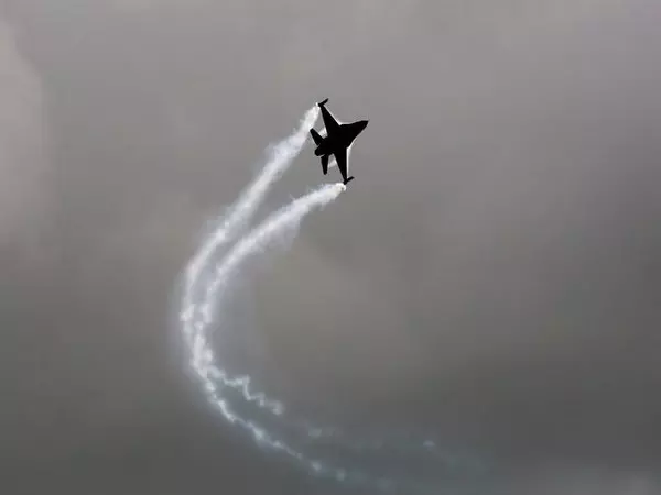 अमेरिकी सेना ने सोमालिया में ISIS आतंकवादियों पर हवाई हमले किए अमेरिकी सेना ने सोमालिया में ISIS आतंकवादियों पर हवाई हमले किए