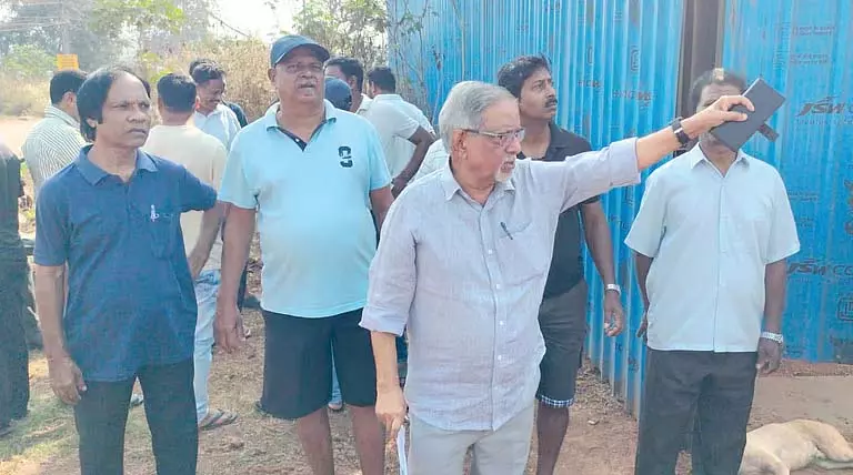 Velsao के स्थानीय लोगों ने सैनकोले में क्रॉस की ‘बैरिकेडिंग’ का विरोध किया Velsao के स्थानीय लोगों ने सैनकोले में क्रॉस की ‘बैरिकेडिंग’ का विरोध किया