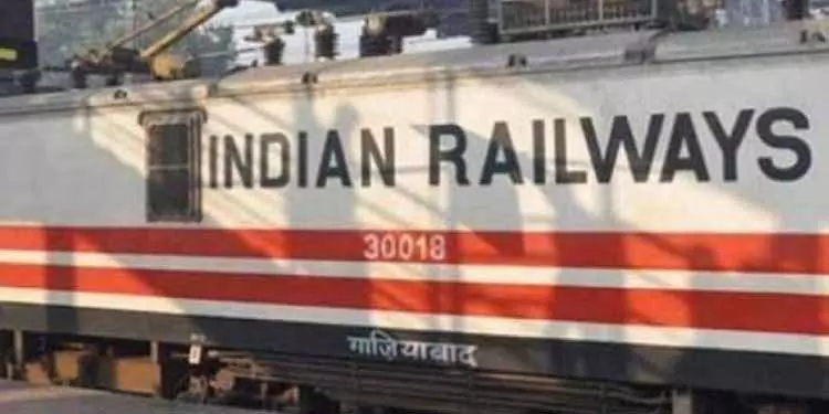 Union Budget 2025 रेलवे को 2.52 लाख करोड़ रुपये का आवंटन, 3.02 लाख करोड़ रुपये के राजस्व का लक्ष्य Union Budget 2025 रेलवे को 2.52 लाख करोड़ रुपये का आवंटन, 3.02 लाख करोड़ रुपये के राजस्व का लक्ष्य