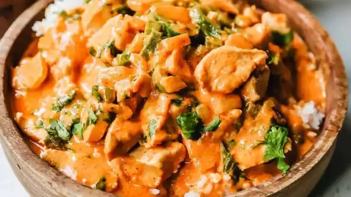 Thai Chicken Curry : देसी स्टाइल में घर पर बनाएं थाई चिकन करी Thai Chicken Curry : देसी स्टाइल में घर पर बनाएं थाई चिकन करी