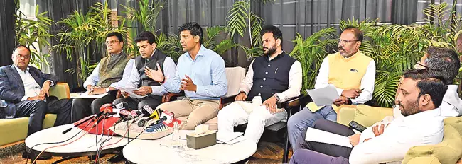 वित्त मंत्री द्वारा पेश किए गए बजट 2025-26 से आंध्र प्रदेश के विकास को पंख लगेंगे वित्त मंत्री द्वारा पेश किए गए बजट 2025-26 से आंध्र प्रदेश के विकास को पंख लगेंगे