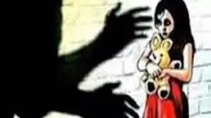 Kanpur: पांच वर्षीय बच्ची के साथ छेड़छाड़ और दुष्कर्म , 28 वर्षीय युवक गिरफ्तार Kanpur: पांच वर्षीय बच्ची के साथ छेड़छाड़ और दुष्कर्म , 28 वर्षीय युवक गिरफ्तार