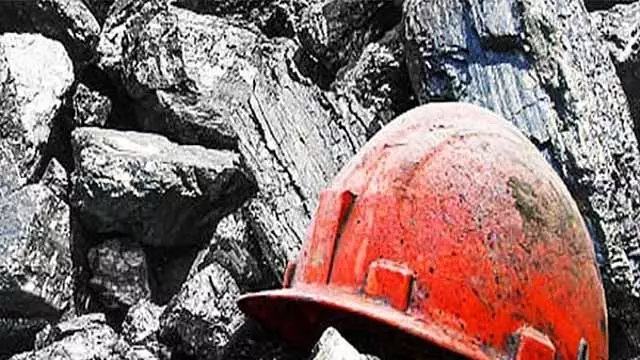 नकदी के लालच में तालिबान अफगानिस्तान की खदानों पर दांव लगा रहा नकदी के लालच में तालिबान अफगानिस्तान की खदानों पर दांव लगा रहा