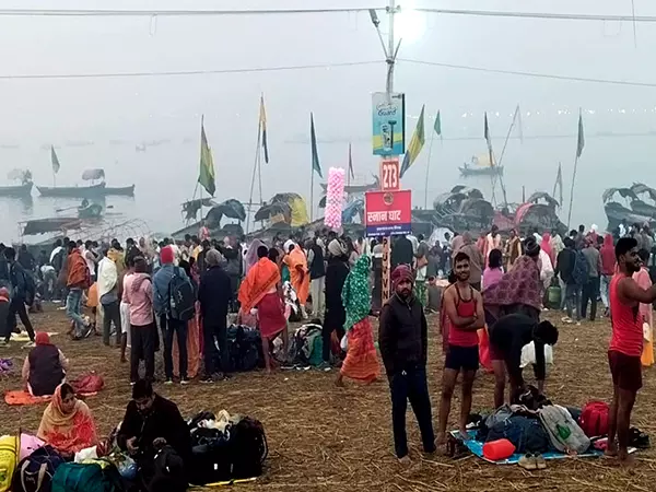 महाकुंभ तीर्थयात्रियों ने व्यवस्थाओं के लिए PM Modi-CM Yogi की प्रशंसा की महाकुंभ तीर्थयात्रियों ने व्यवस्थाओं के लिए PM Modi-CM Yogi की प्रशंसा की