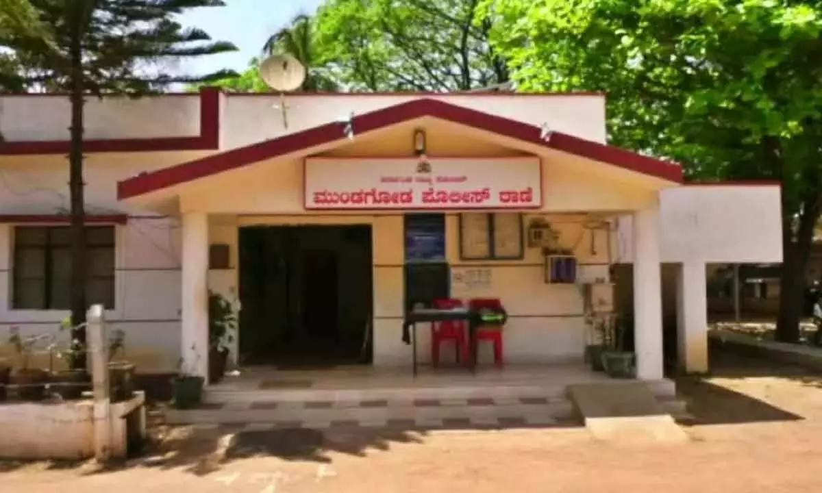 Kannada जिले में माइक्रोफाइनेंस घोटाले बड़े पैमाने पर, 7 मामले दर्ज Kannada जिले में माइक्रोफाइनेंस घोटाले बड़े पैमाने पर, 7 मामले दर्ज