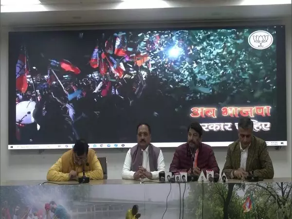 BJP ने दिल्ली चुनाव के लिए पूर्व सांसद निरहुआ द्वारा गाया गाना जारी किया BJP ने दिल्ली चुनाव के लिए पूर्व सांसद निरहुआ द्वारा गाया गाना जारी किया