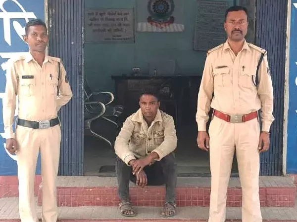 पुरानी रंजिश में युवक पर जानलेवा हमला, आरोपी गिरफ्तार पुरानी रंजिश में युवक पर जानलेवा हमला, आरोपी गिरफ्तार