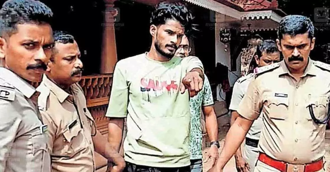 Kerala : पलक्कड़ पेट्रोल बम हमला घायल कोझिकोड युवक की अस्पताल में मौत Kerala : पलक्कड़ पेट्रोल बम हमला घायल कोझिकोड युवक की अस्पताल में मौत