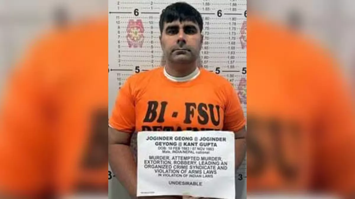 कुख्यात गैंगस्टर को भारत लाया गया, जानें कौन है? कुख्यात गैंगस्टर को भारत लाया गया, जानें कौन है?