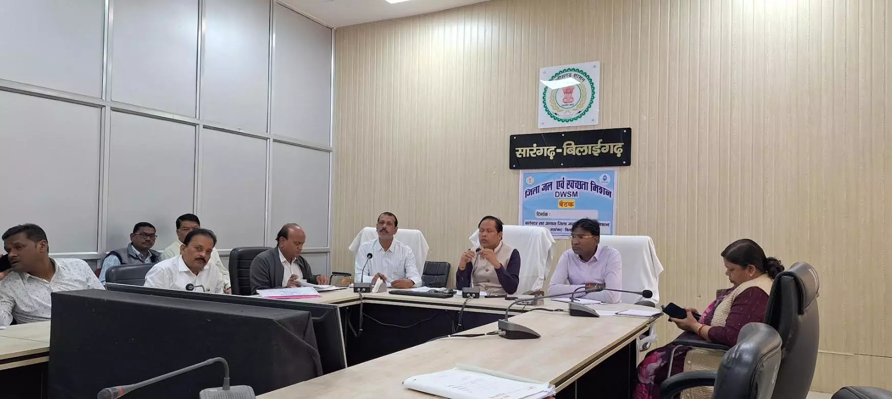 कलेक्टर ने पाइप लाइन के बाद सड़क सुधार नही होने की दशा में भुगतान रोकने के दिए निर्देश कलेक्टर ने पाइप लाइन के बाद सड़क सुधार नही होने की दशा में भुगतान रोकने के दिए निर्देश