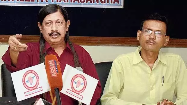 Assam समूह ने सुप्रीम कोर्ट में एनआरसी, सीएए मामलों पर राष्ट्रपति से हस्तक्षेप की मांग Assam समूह ने सुप्रीम कोर्ट में एनआरसी, सीएए मामलों पर राष्ट्रपति से हस्तक्षेप की मांग